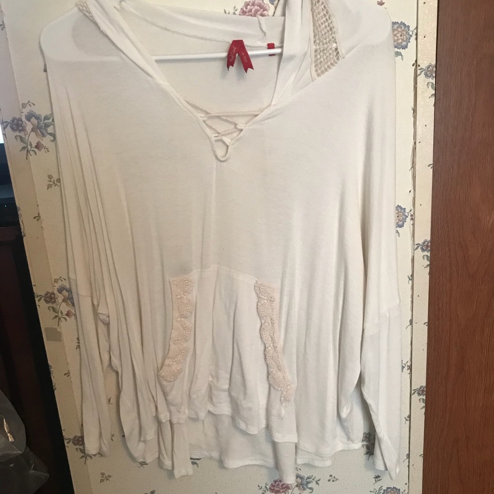 White long sleeve !! ❤️